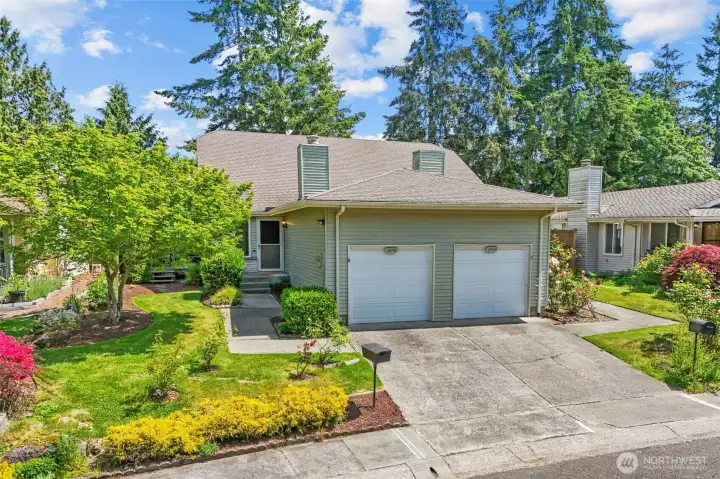 Welcome home to this move-in ready 2-bedroom duplex that lives like a standalone home, with an attached garage and a perfect blend of comfort and convenience on a quiet street in a vibrant community Welcome home to this move-in ready 2-bedroom duplex that lives like a standalone home, with an attached garage and a perfect blend of comfort and convenience on a quiet street in a vibrant community