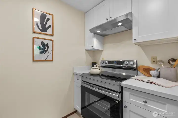 Kitchen upgrades include new Samsung range, hood vent, and dishwasher Kitchen upgrades include new Samsung range, hood vent, and dishwasher