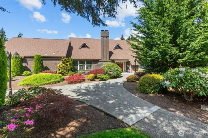 Welcome to Huntington Park West, a 55+ community offering a vibrant lifestyle in a beautiful setting just minutes from downtown Des Moines. Welcome to Huntington Park West, a 55+ community offering a vibrant lifestyle in a beautiful setting just minutes from downtown Des Moines.