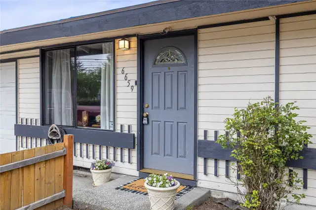 Welcome home to this cute little rambler. Cozy is the vibe and potential to make it your own is definitely here.