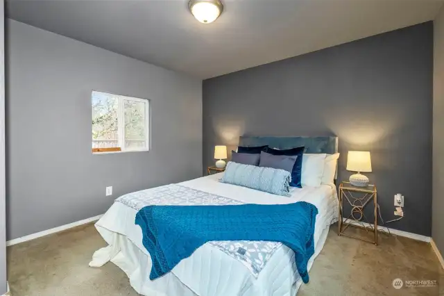 Downstairs bedroom.