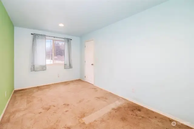 Upstairs bedroom.