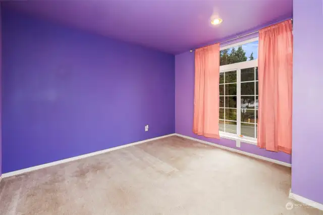 Upstairs bedroom.