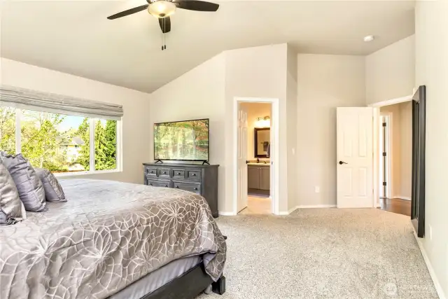Looking toward entrance & primary bath.