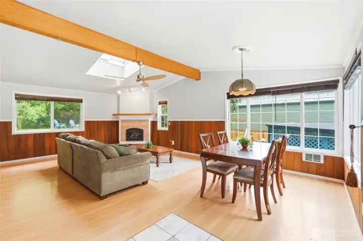 Light and bright living and dining area with room for entertaining or relaxing. Light and bright living and dining area with room for entertaining or relaxing.
