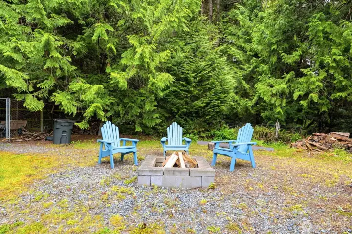 Outdoor firepit gathering area perfect for entertaining and enjoying Whidbey Island evenings. Outdoor firepit gathering area perfect for entertaining and enjoying Whidbey Island evenings.