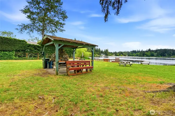 Lakeside picnic shelter is just steps away from the property. Lakeside picnic shelter is just steps away from the property.