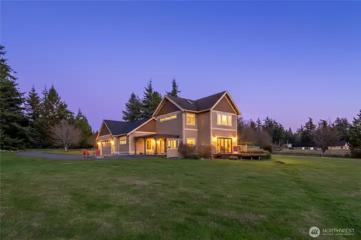 Location, location, location! This property is on a private road just an easy walk to farmstands, the school, restaraunt, post office, ferry.... Location, location, location! This property is on a private road just an easy walk to farmstands, the school, restaraunt, post office, ferry....