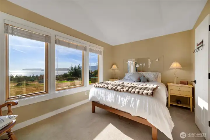 Beautiful light and views from the upstairs bedroom Beautiful light and views from the upstairs bedroom
