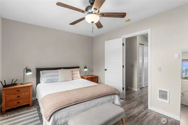 Upper level - Bedroom 1