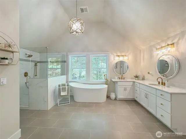 To-Die-For Marble Bathroom
