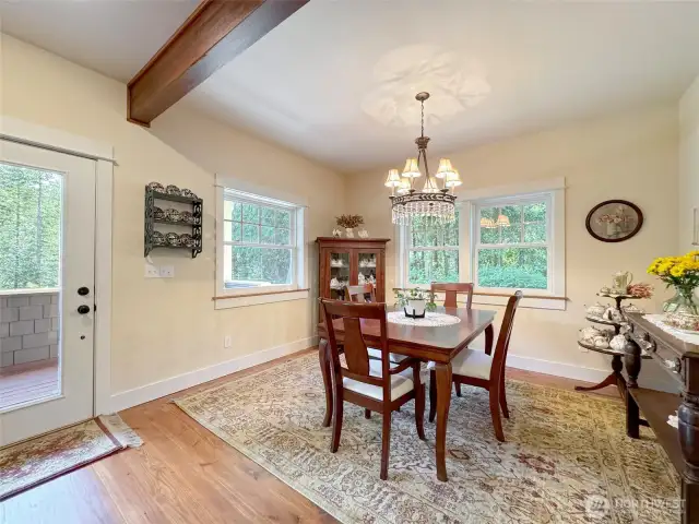 Formal Dining