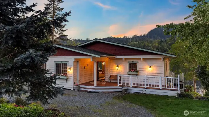 Front yard, driveway, wrap around deck