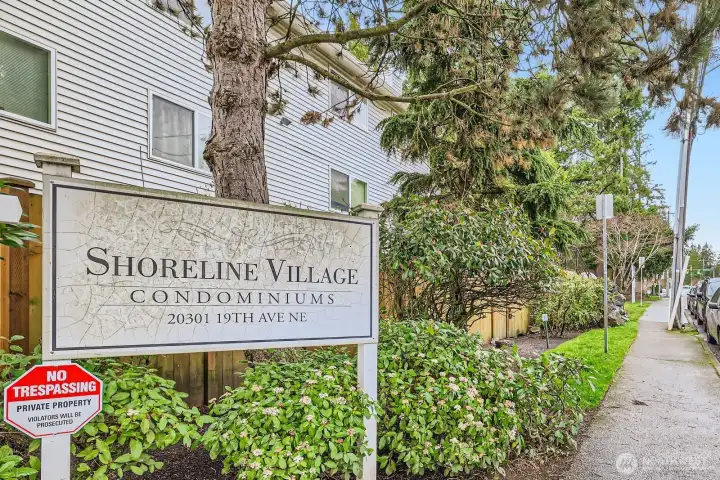 Convenience located near stores, free way entrance and more
