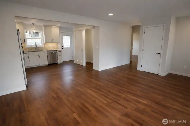 Great room open concept (view 3)