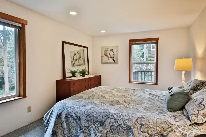 The ADU bedroom is very spacious.