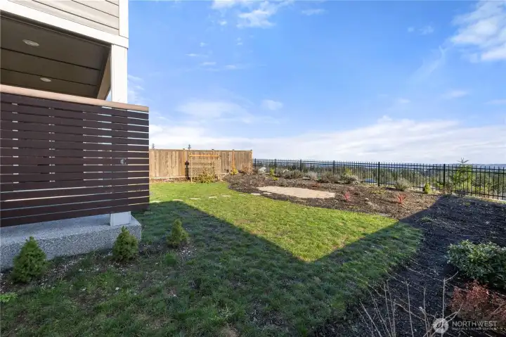 Panoramic views of the Puget Sound, Downtown Seattle, Mt. Rainier, and the Cascade Mountains