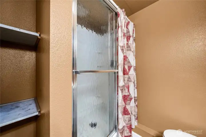 Lower level 3/4 bath