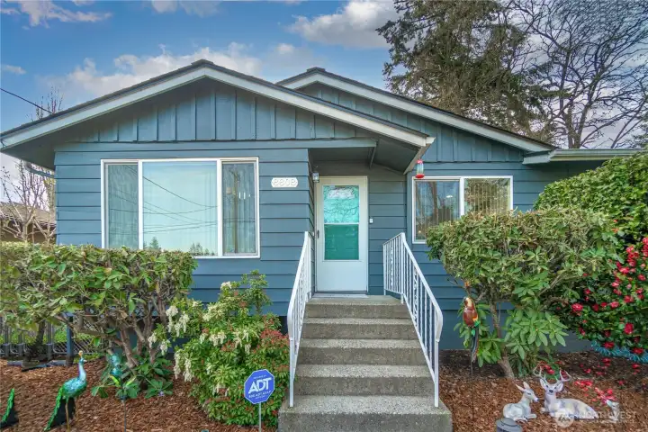 Front door without chair lift. Can be removed.