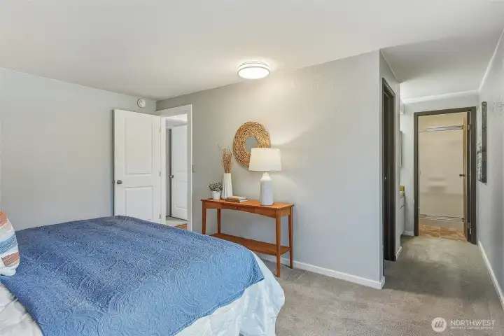 Primary bedroom with en-suite 3/4 bath