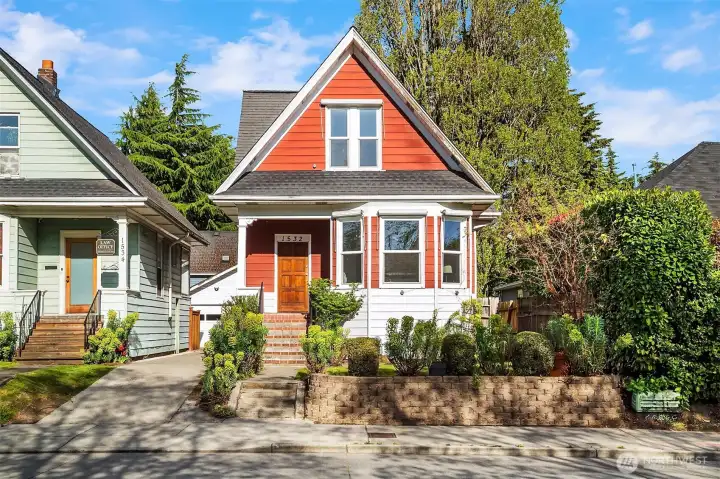 Spacious, well maintained front yard.