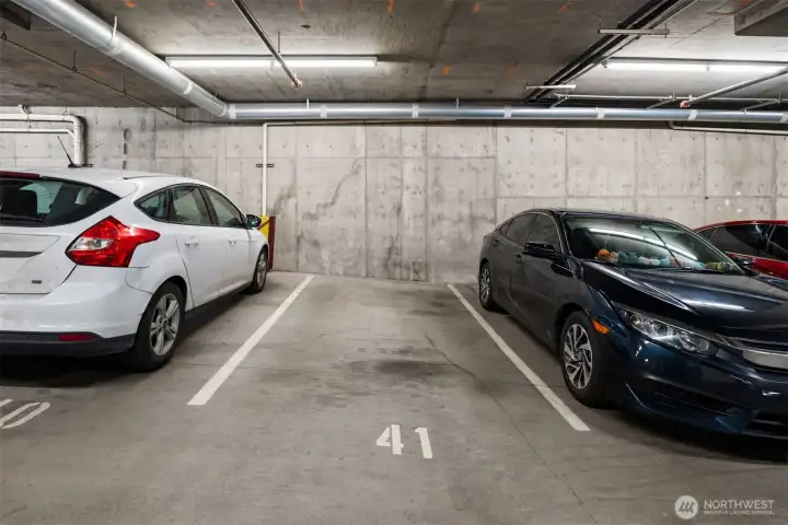 Parking places & storage in the garage