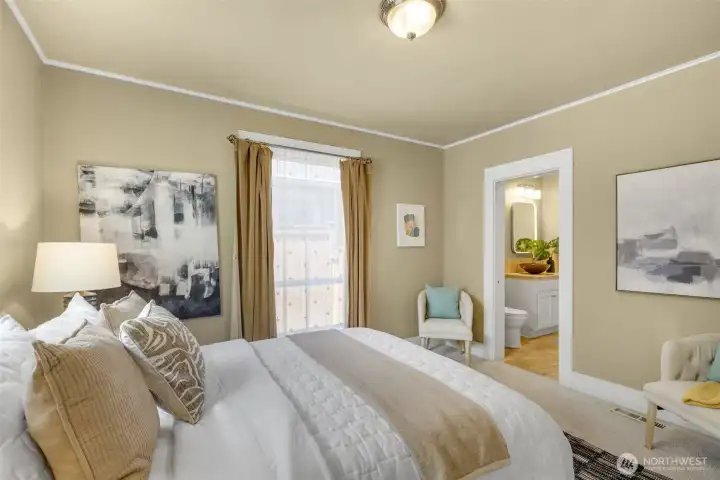 Bedrooms upstairs share a convenient jack-and-jill bathroom. Bedrooms upstairs share a convenient jack-and-jill bathroom.
