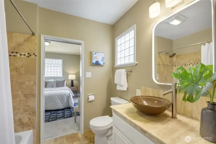 Full bath on the main floor. Full bath on the main floor.