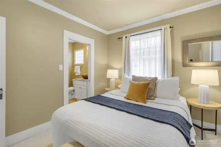 Good sized second bedroom on the main floor. Good sized second bedroom on the main floor.