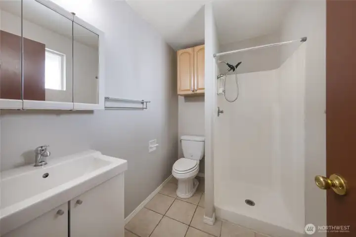 Upper unit primary bath
