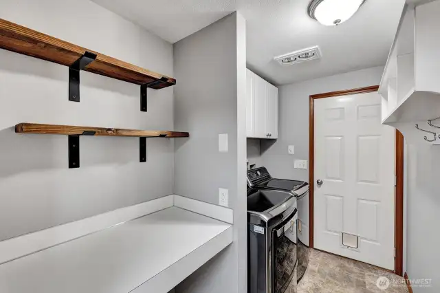 Laundry / Drop zone