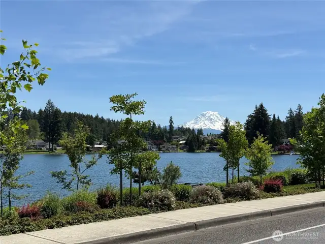 ....you are three minutes away from Allan Yorke Park.  Sun, swim and boating are all accessed easily!