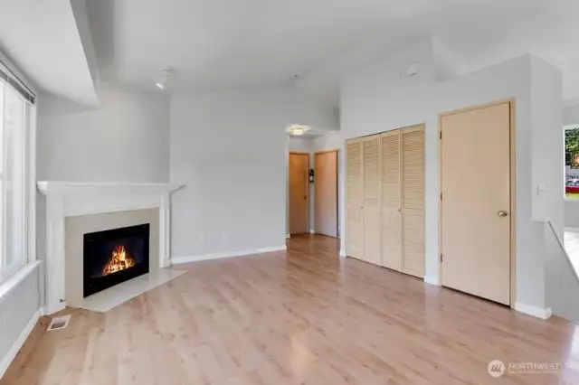 Living Room.  Gas fireplace, not operational - needs new starter.