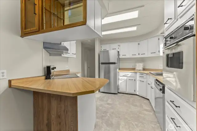 Brand new SS stove & refrigerator. All appliances stay!