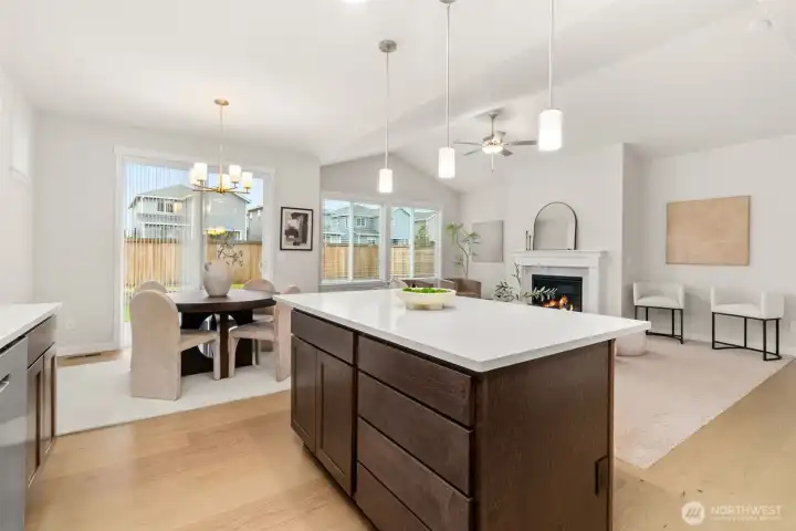 Look at the awesome island - perfect for prepping meals and entertaining!