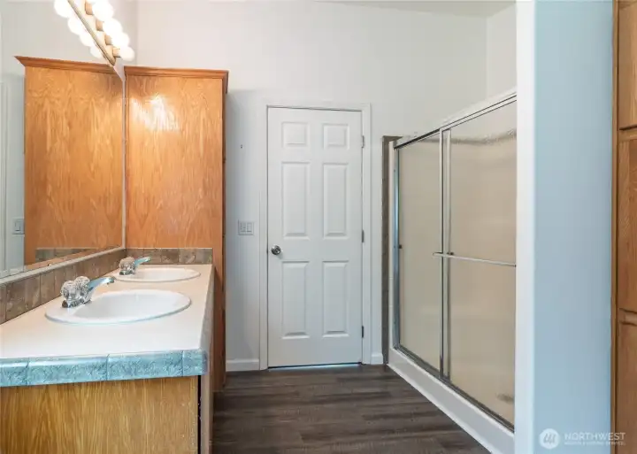 Primary large shower