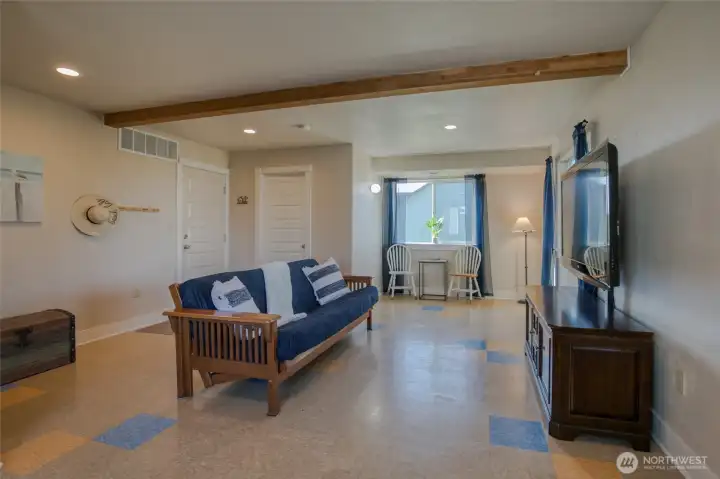 1st floor entry into large bonus/Gameroom