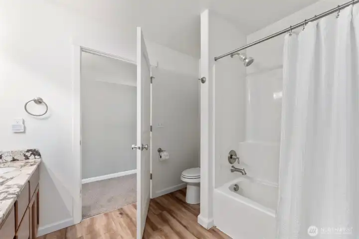 Upper full bathroom