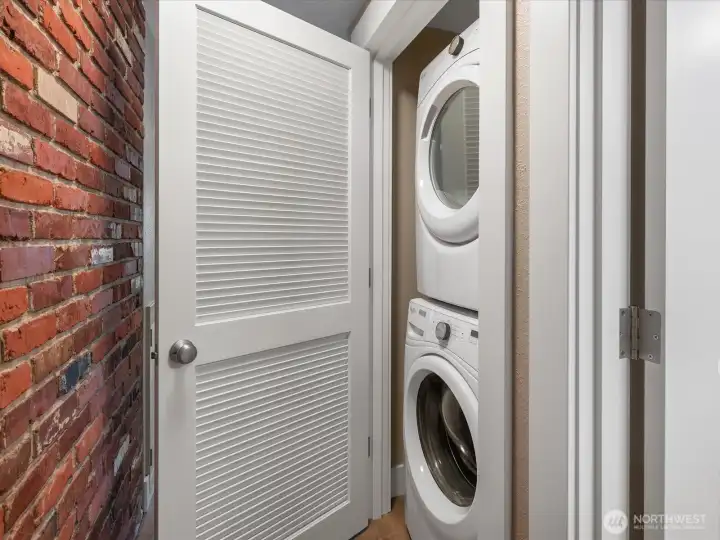 Washer & dryer included