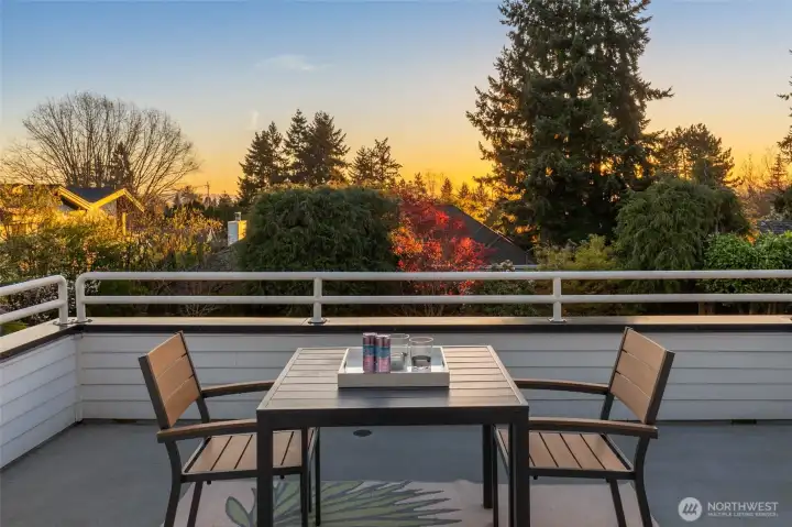 Beautiful sunsets, city and mountain views from the deck of the primary.