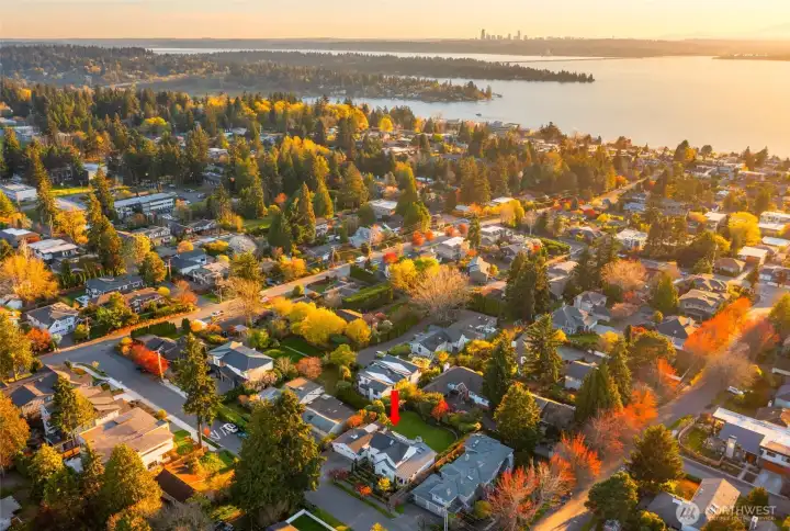 Short 15 min stroll to Houghton Beach on Lake Washington.