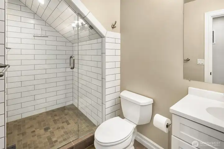 Lower level 3/4 bath