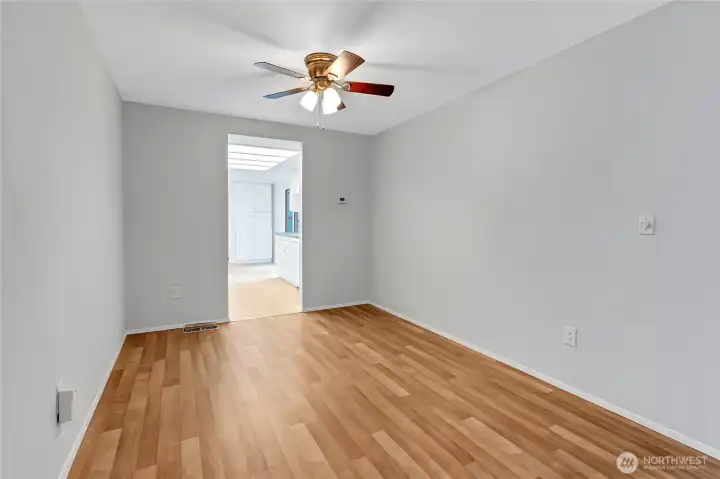 Looking into the dining room and the doorway to the kitchen without VS.