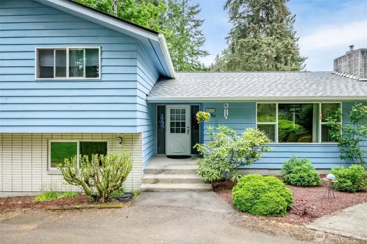Front entry way.