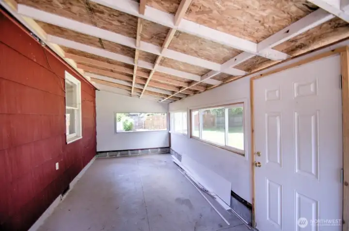 Enclosed back porch/flex space