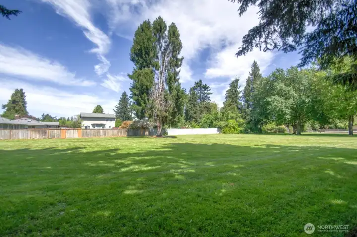 Green belt behind the property provides