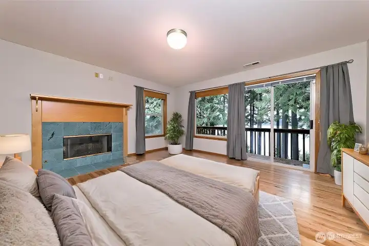 Virtually Staged Second big bedroom upstairs with it's own private bathroom, and fireplace. Virtually Staged Second big bedroom upstairs with it's own private bathroom, and fireplace.