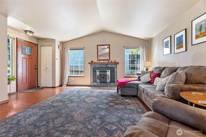 entry/living room