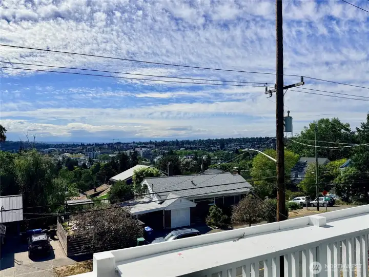 Overlooking to the Ballard's Neighborhood Overlooking to the Ballard's Neighborhood