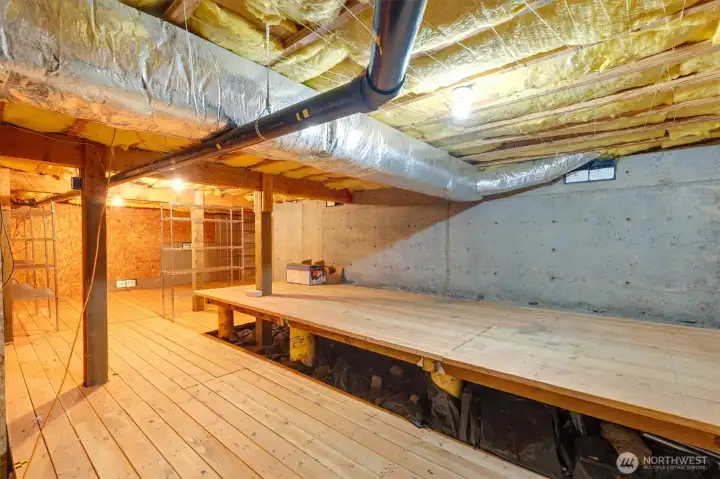 storage off lower floor bonus